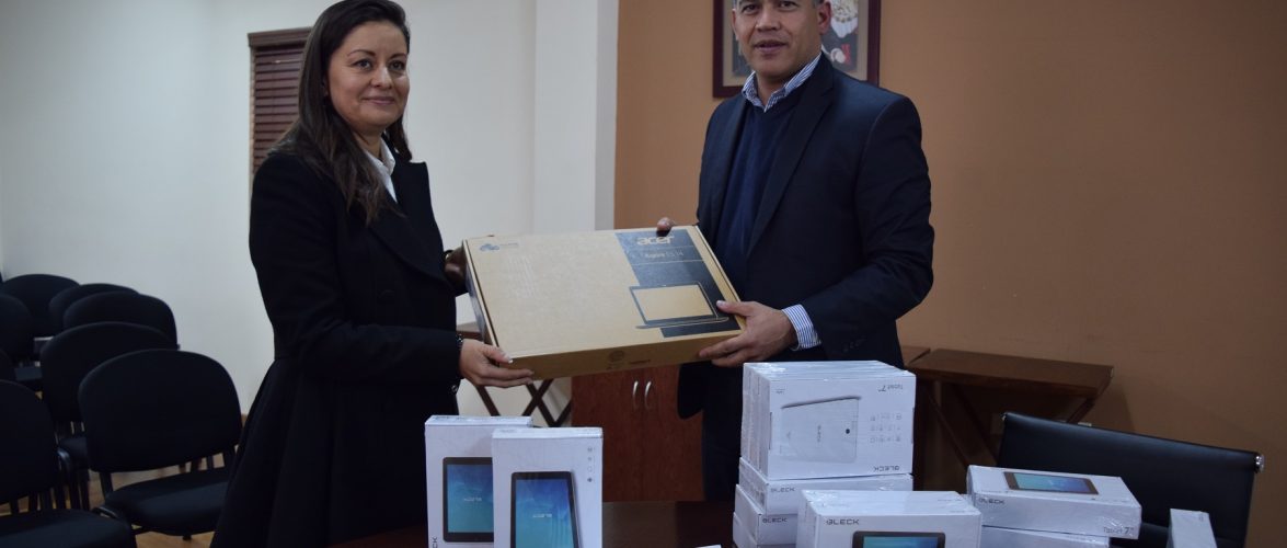 DONA INSTITUCIÓN BANCARIA EQUIPO Y MOBILIARIO PARA TELEBACHILLERATOS CHIHUAHUA, CHIH.
