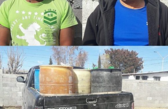Agentes Investigadores capturan a sujetos con mil 400 litros de gasolina en Ojinaga, Chih.