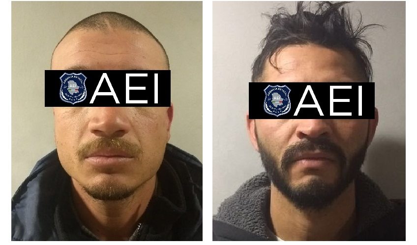 Detienen a dos probables narcomenudistas