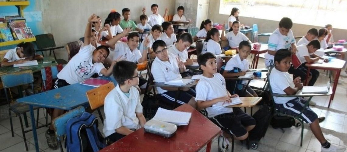 Regresan a clases más de un millón de estudiantes de nivel básico