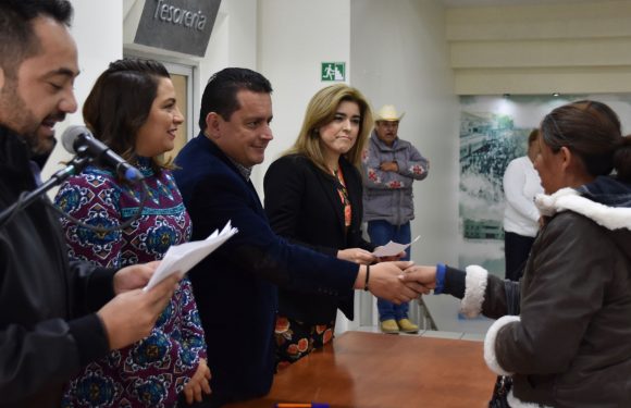 Entregan 43 paquetes de materiales para construcción; inversión: 125 mil pesos