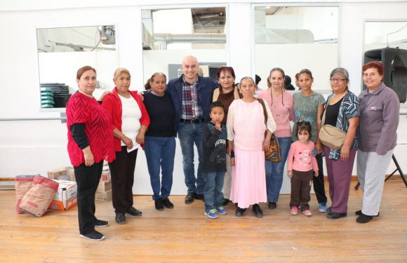 Entrega La Torre material a centro comunitario