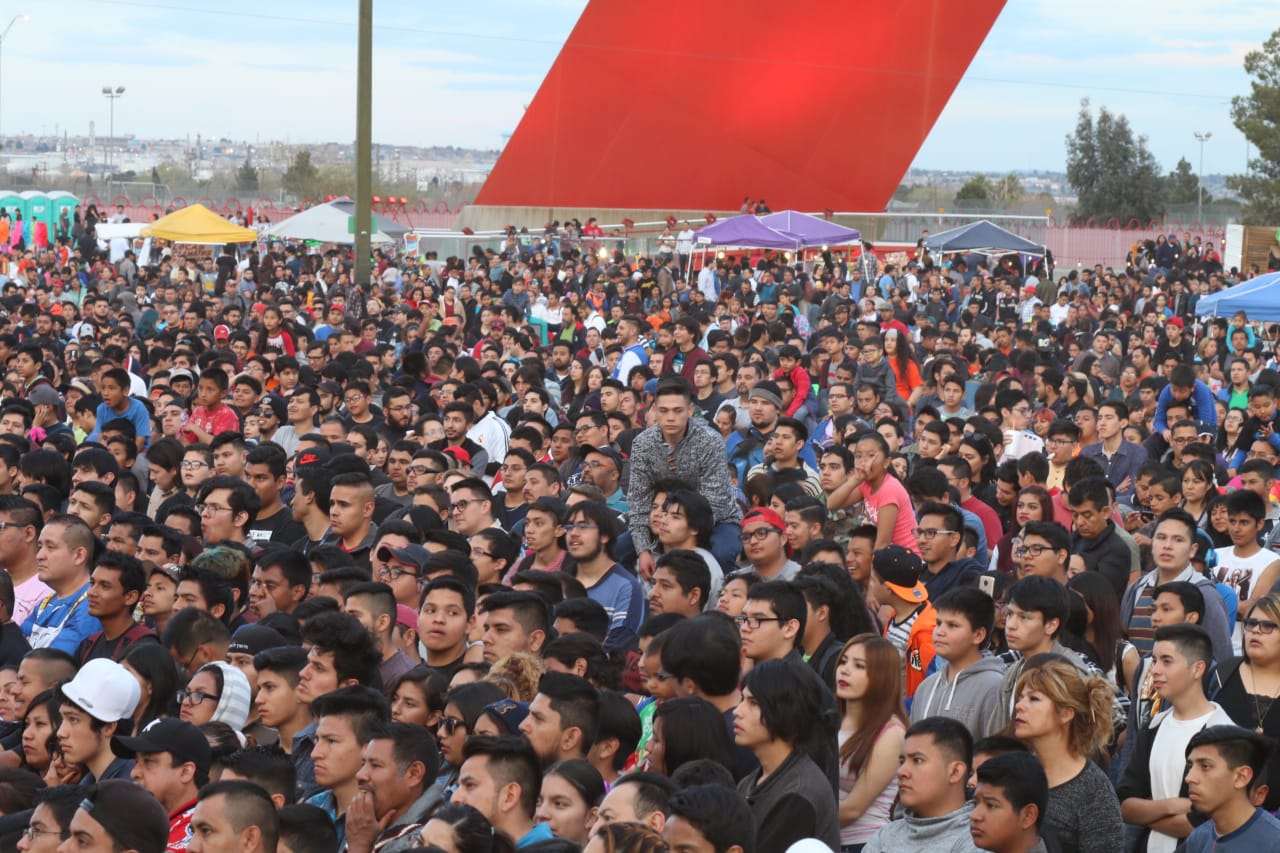 Juarez | Asisten 15 mil fronterizos a ver Dragon Ball Super en la Plaza de la Mexicanidad