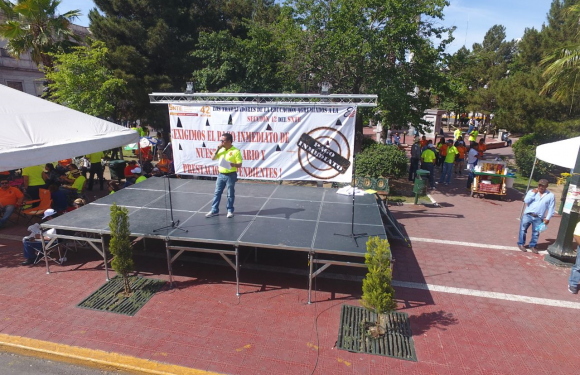 Al grito de “no pedimos limosna” continua la protesta de docentes de la Seccion 42 del SNTE
