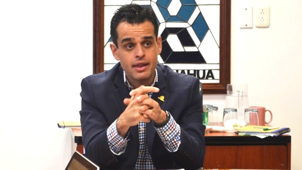 Cuando el dinero nos aleja de la realidad . . .