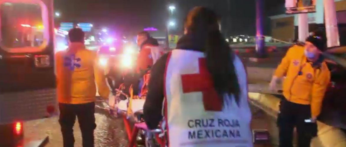 Juarez | Auxilian policias municipales a dos mujeres que sufrieron percance vial