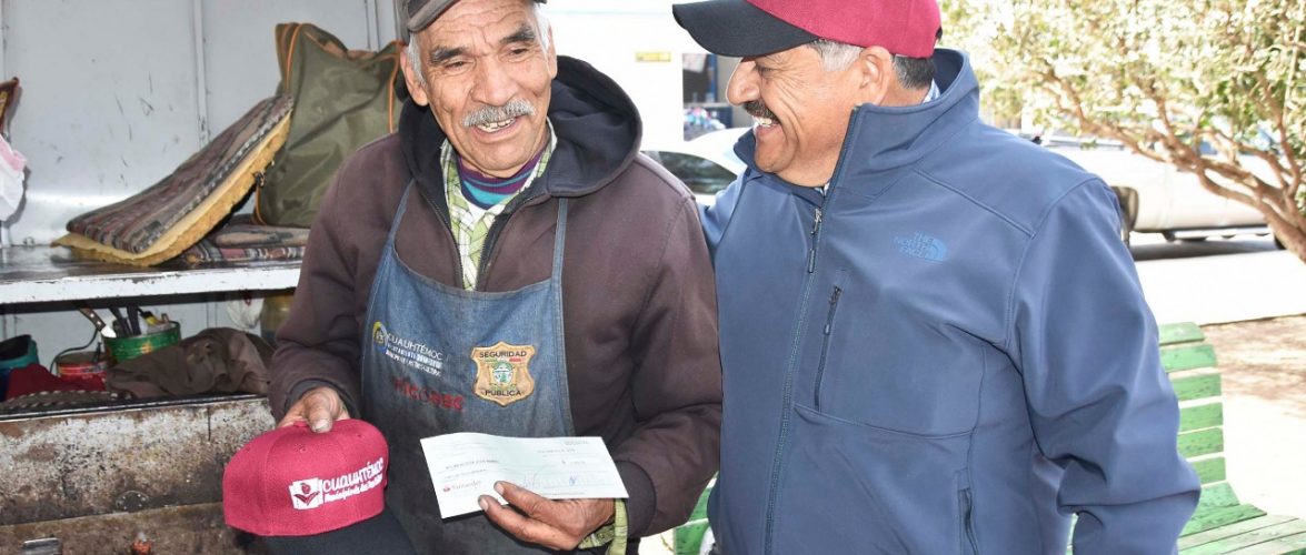 Cuauhtémoc | Beneficia Carlos Tena a boleros con micro créditos