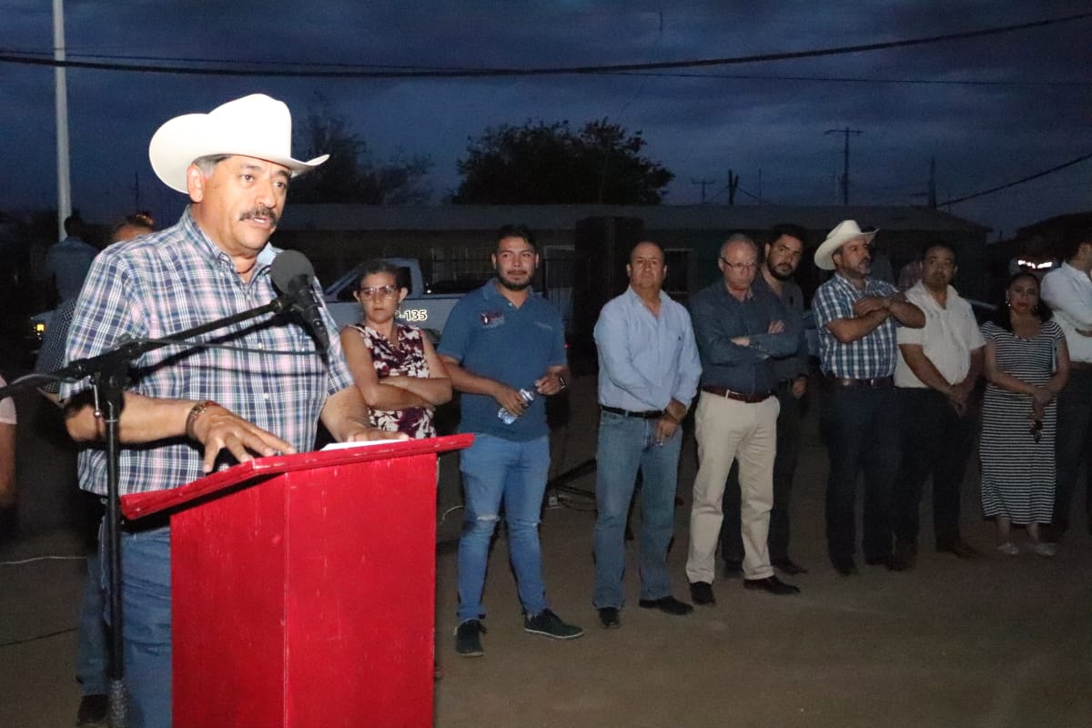 Cuauhtemoc | Entrega Carlos Tena red de alumbrado publico en colonia Tierra Nueva