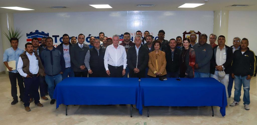 #Torreon | Agradecen materialistas apoyo del municipio de Torreon para regularizar su actividad