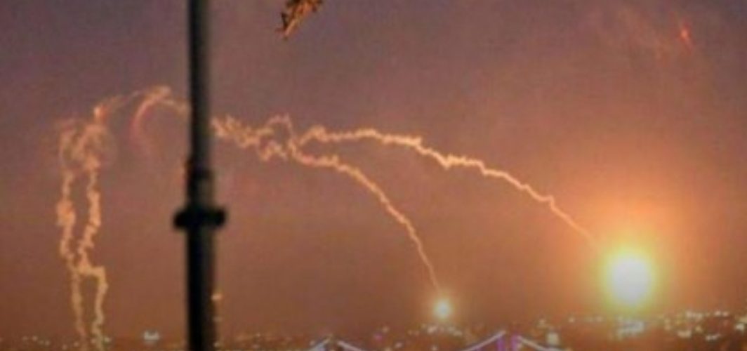 10 misiles iraníes impactan una base aérea estadounidense en Irak