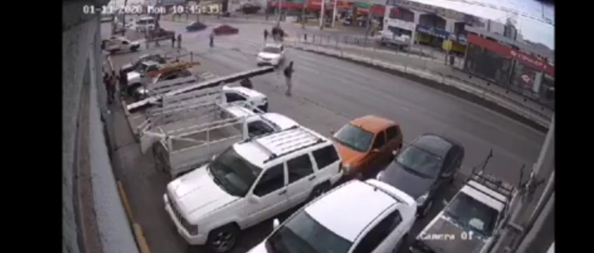Video | Impactante momento en el que atropellan a peaton sobre Av. Tecnologico