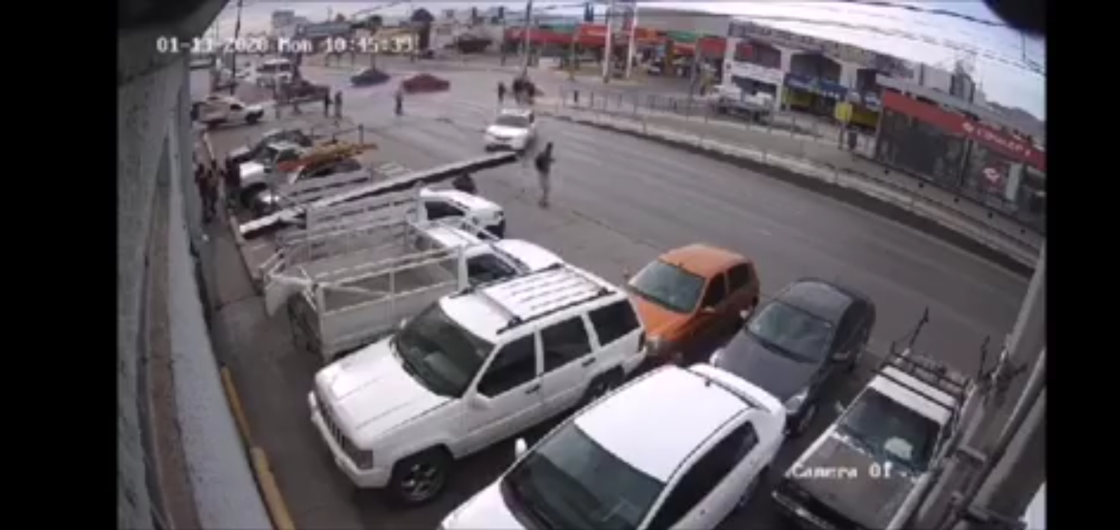 Video | Impactante momento en el que atropellan a peaton sobre Av. Tecnologico