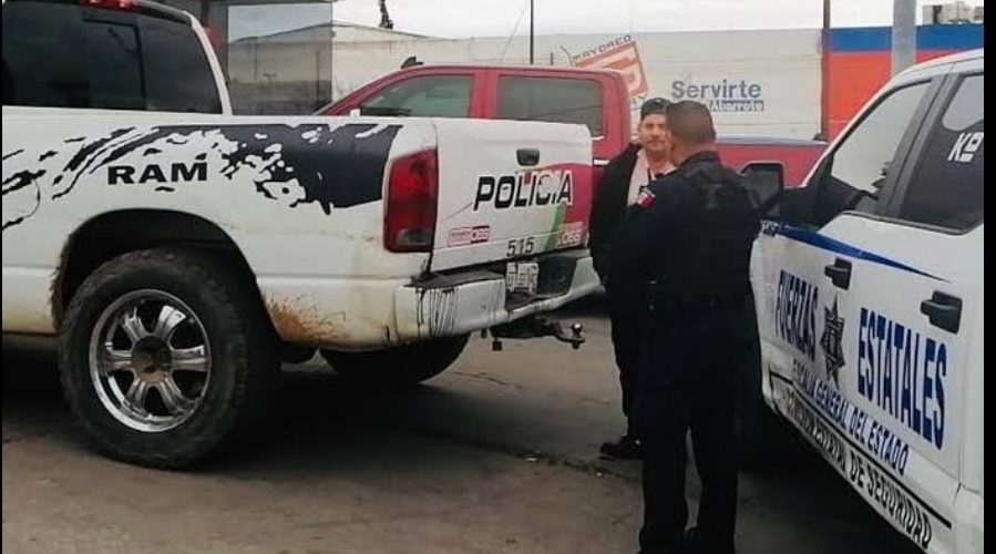 Interceptan camioneta con logos de la Policía Estatal