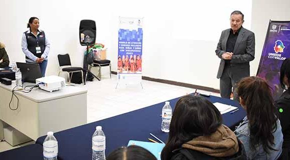 Capacitan a agentes educativos en ambientes inclusivos de atención y cuidado de niñas y niños con discapacidad