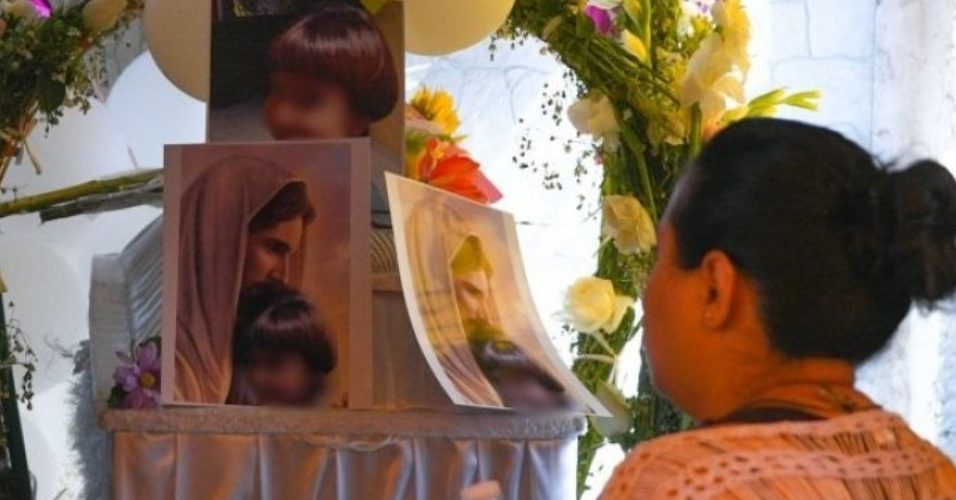 Maestros entregaron a Fátima con la mujer que se la llevó porque ya la conocía.