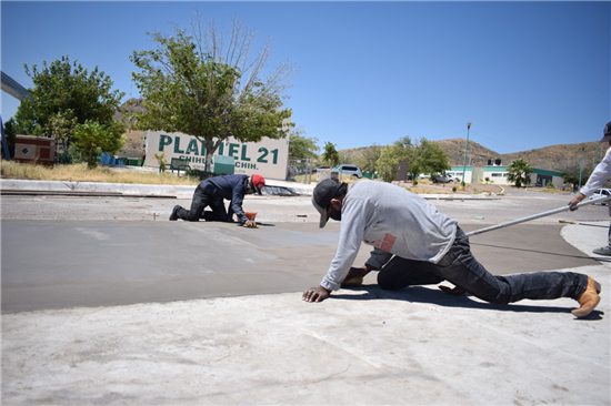 Avanza Gobierno Municipal con construcción de plaza cívica del Colegio de Bachilleres Plantel 21
