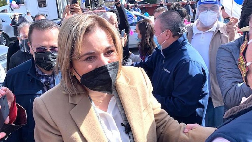 En medio de un escandalo de corrupción, Maru Campos oficializa su campaña