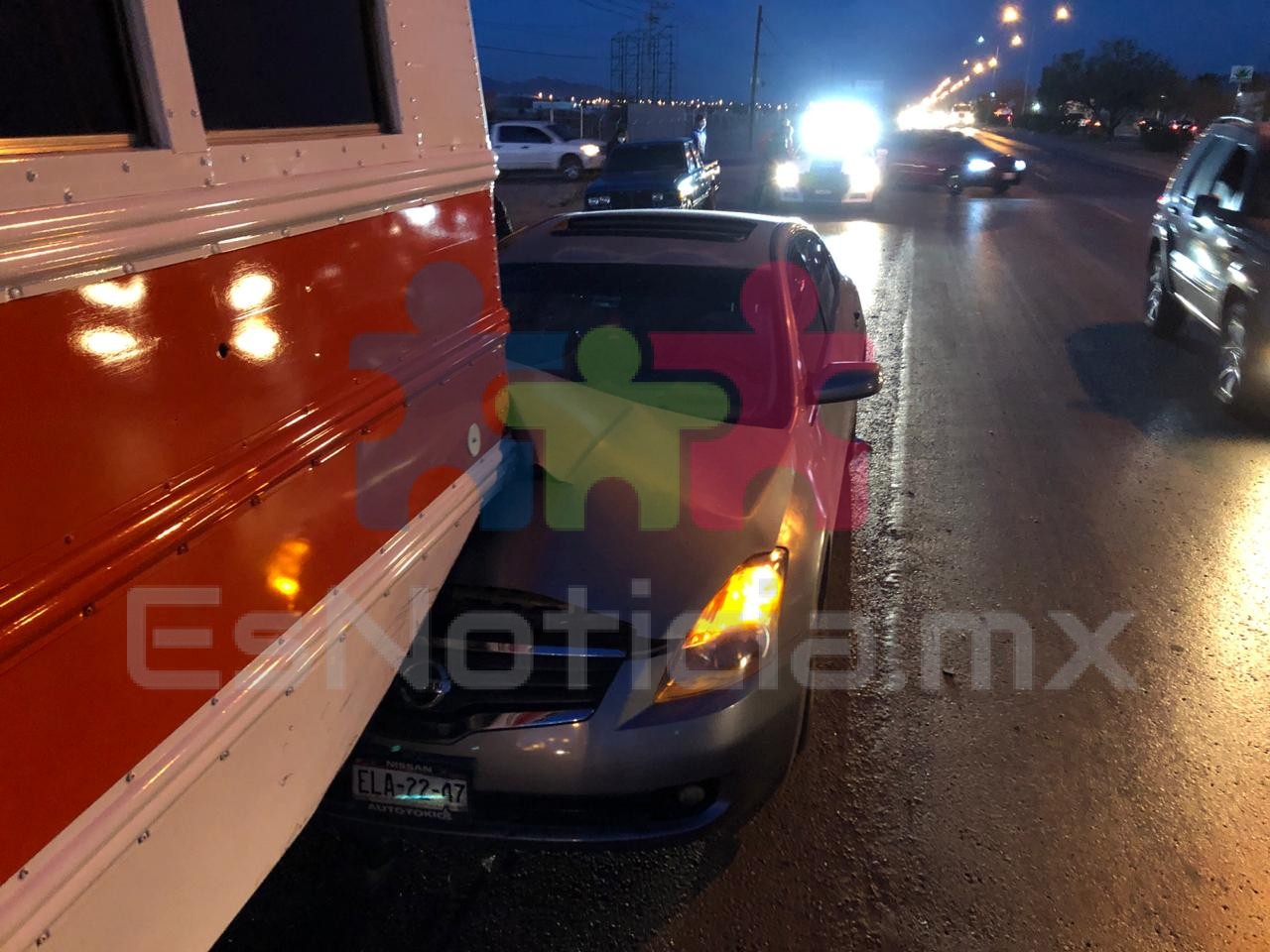 "Prensa" transporte de personal vehículo en la Juan Pablo