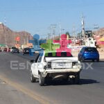 Choca camión contra dos autos en la carretera a Aldama