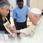 Una carta llena de esperanza: madre buscadora entrega carta al Papa Francisco y pide frenar violencia