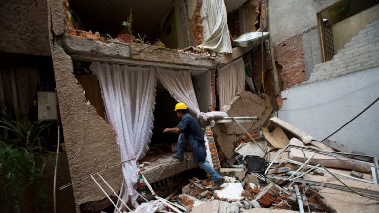 Secretaría de Bienestar levanta censo de viviendas afectadas por sismo del 19 de septiembre en Colima