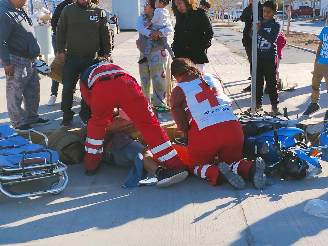 Motociclista herido tras choque en la Nueva España y 52a - Es Noticia MX