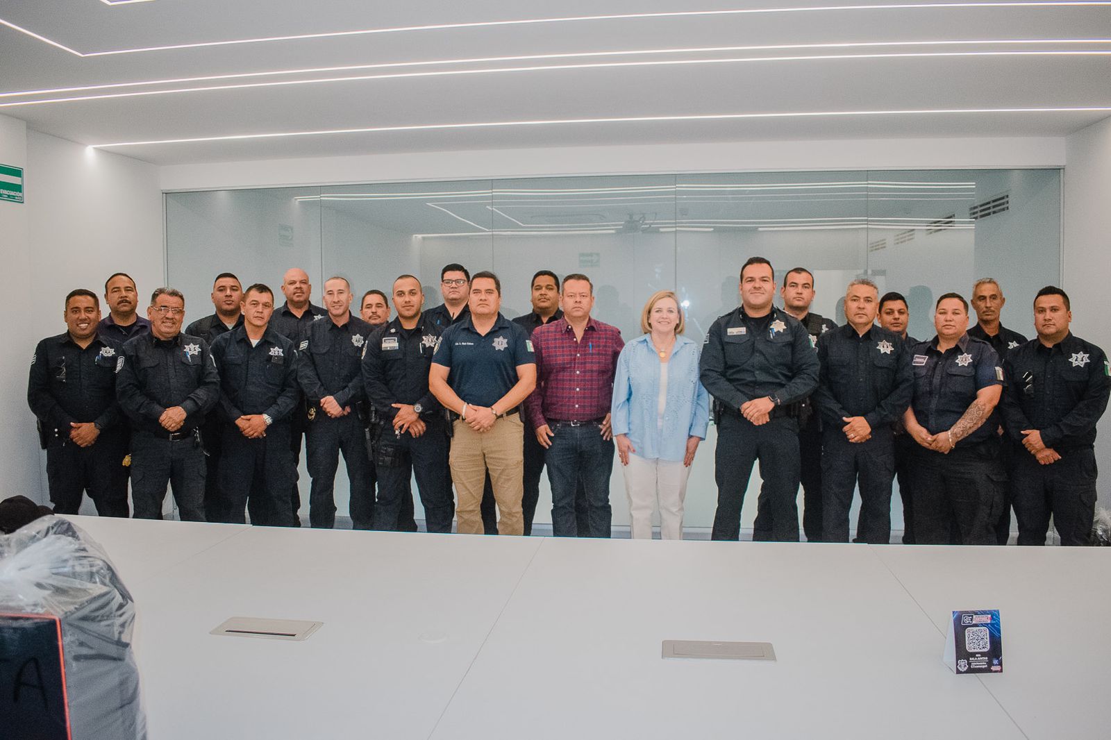 Entrega Gobierno Municipal uniformes a elementos de vialidad - Es ...
